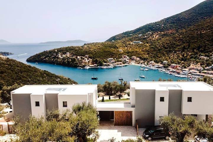 Διαμερίσματα διακοπών για 8 άτομα, με μπανιέρα υδρομασάζ και κήπο στα Σύβοτα (Λευκάδα)