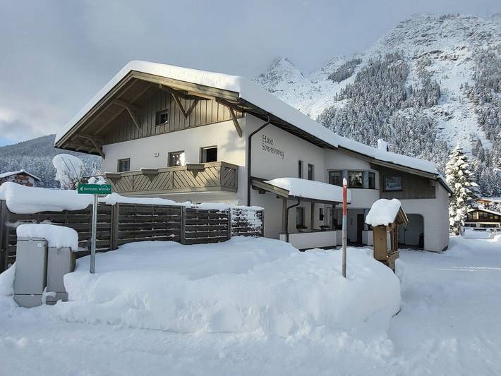 Ferienwohnung für 3 Personen, mit Garten und Balkon, kinderfreundlich in Leutasch