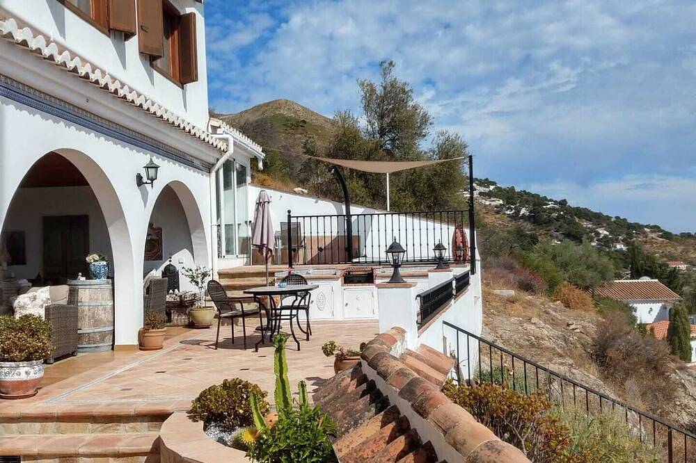 Casa Roble B&B Frigiliana in Cómpeta, Málaga Province