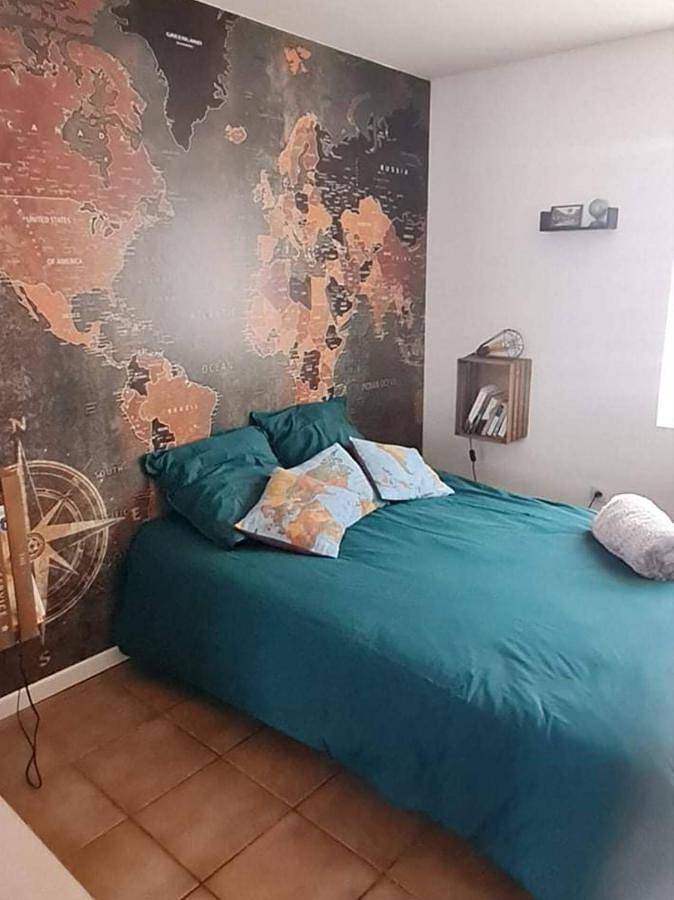 Appartement entier, One-Bedroom Apartment in Saint-Julien-les-Villas, Aube