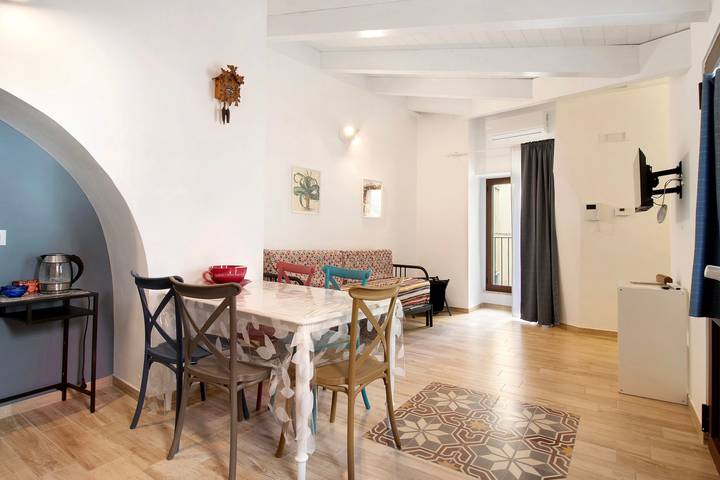 Appartamento intero, Appartamento 'Unità Due' con terrazza condivisa, Wi-Fi e aria condizionata in Rutigliano, Provincia di Bari
