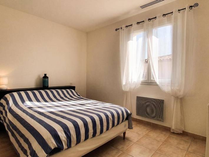 Location de vacances pour 5 personnes, avec terrasse ainsi que piscine et jardin à Aigues-Vives (Hérault) - 4