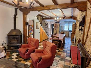 Apartamento de vacaciones para 12 personas, con jacuzzi y jardín, Se admiten mascotas en Provincia de Guadalajara