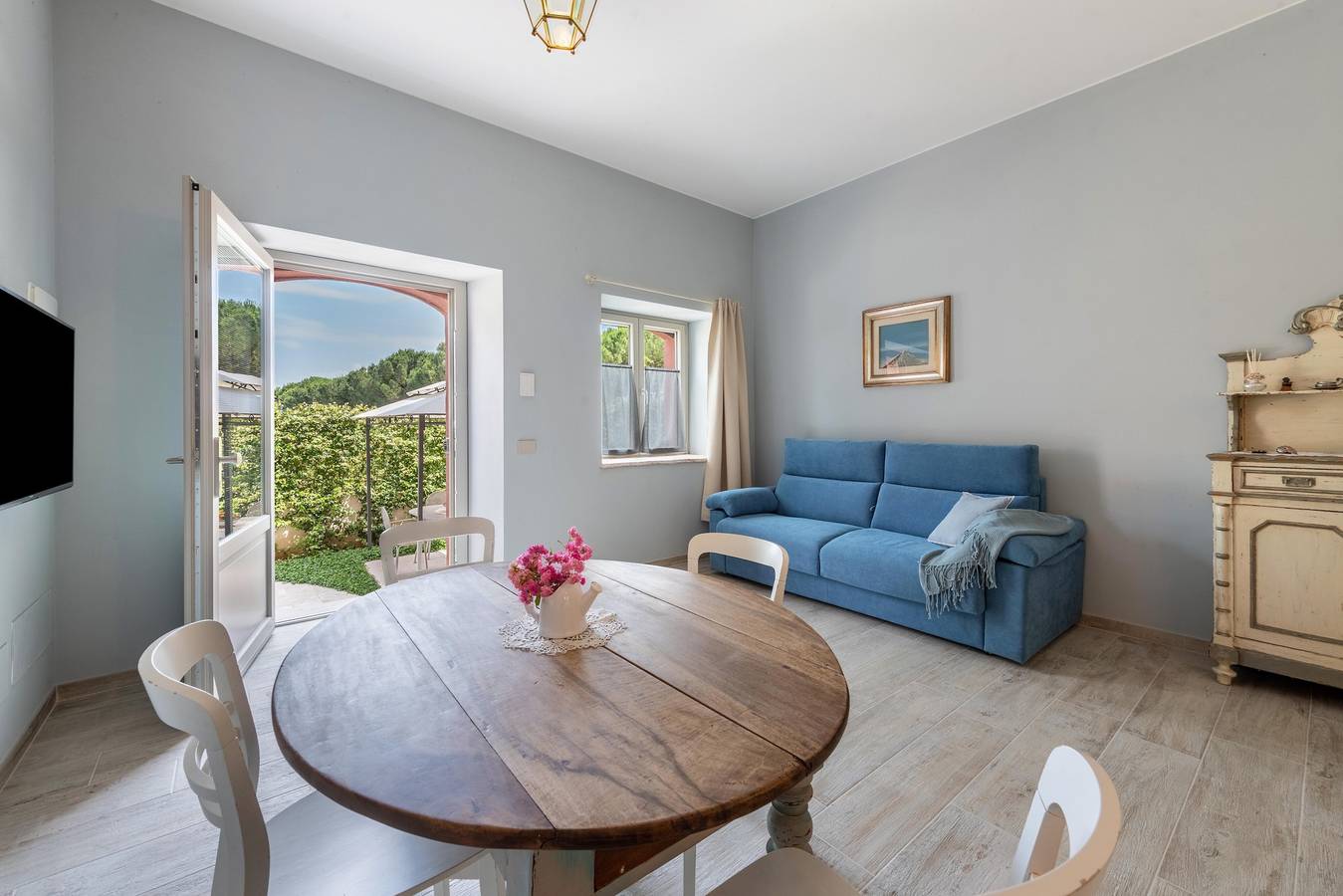 Ganze Wohnung, Ferienwohnung 'Abaye 2 Pinot - Charm' mit Gemeinschaftspool, Wlan und Klimaanlage in Soiano del Lago, Gardasee-Berge