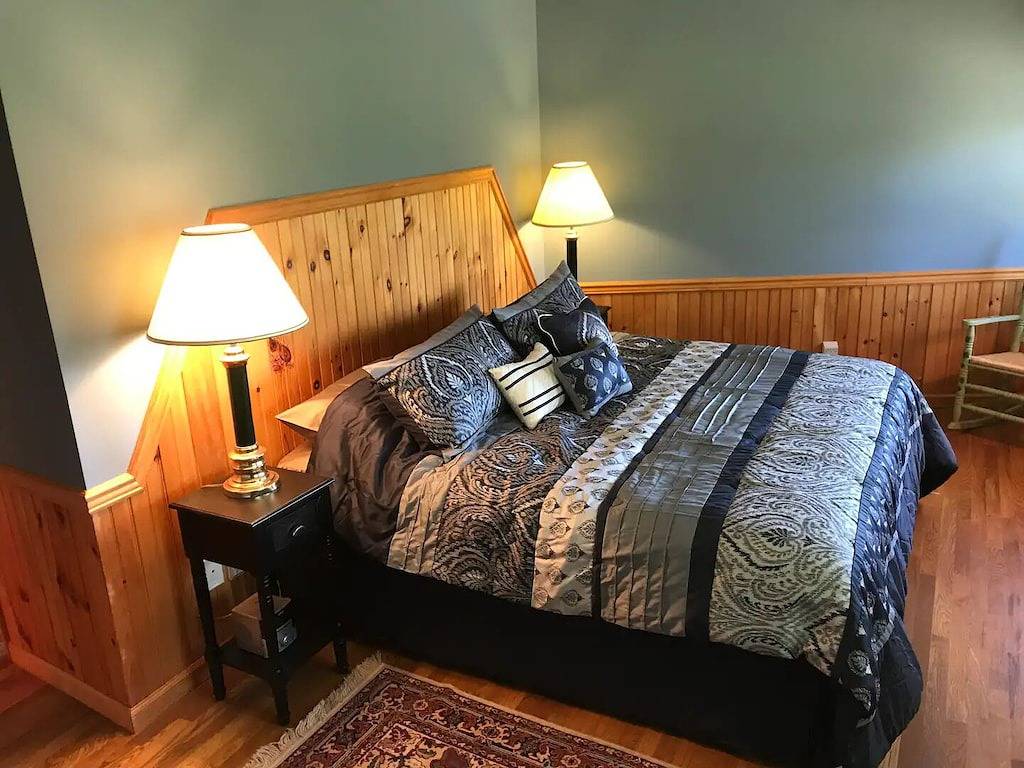 The Big Round Cabin - Blowing Rock, Hot tub, Secluded acreage, fabulous views in Blue Ridge Parkway, Caldwell County