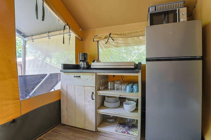 Tente pour 5 personnes, avec balcon/terrasse et terrasse en Dordogne - 4