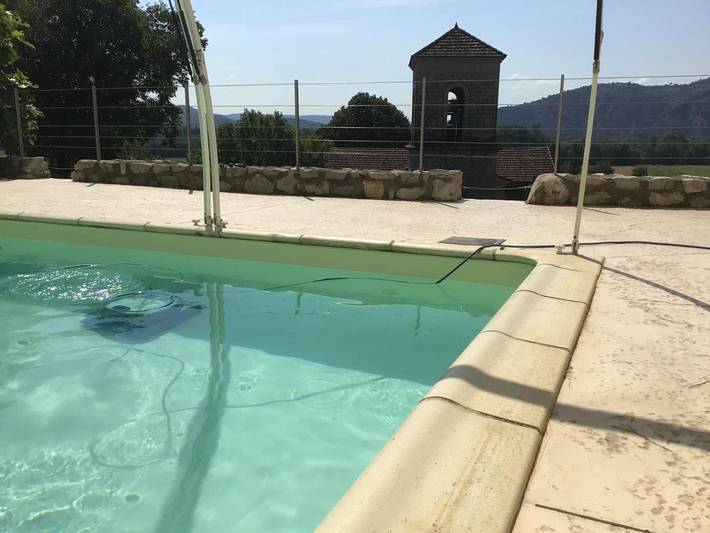 Location de vacances pour 10 personnes, avec piscine ainsi que terrasse et vue à Saint-Alban-Auriolles - 3