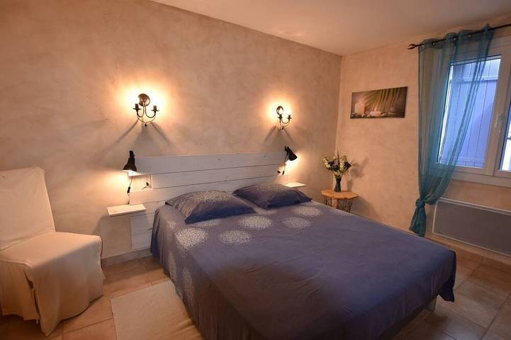 Location de vacances pour 8 personnes, avec jardin à Chamaret - 2