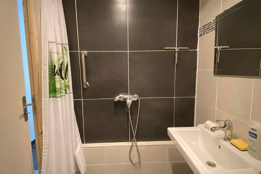 Stone house with indoor pool near the sea. in Bretteville-sur-Ay, Coutances und Umgebung