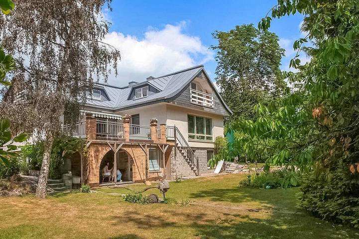 Ferienwohnung für 6 Personen, mit Balkon und Garten sowie Sauna in Klink