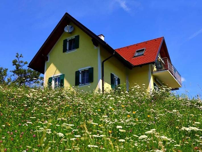 Ferienhaus für 4 Personen, mit Pool und Garten sowie Sauna