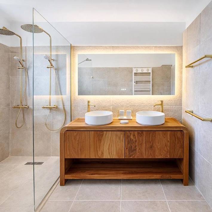 Location de vacances pour 12 personnes, avec vue ainsi que jardin et piscine à Drap - 2