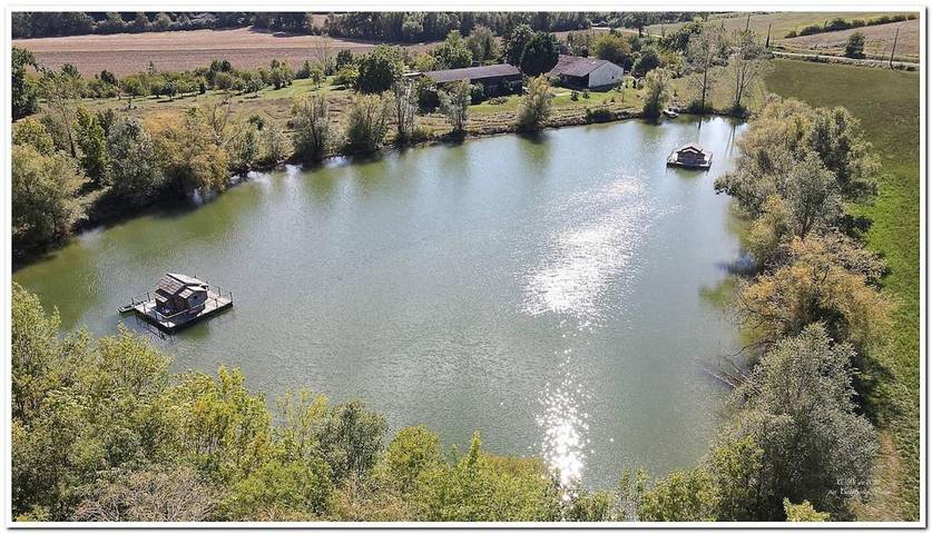 Gîte pour 4 personnes, avec terrasse et vue ainsi que jardin et vue sur le lac, animaux acceptés à Douzains - 3