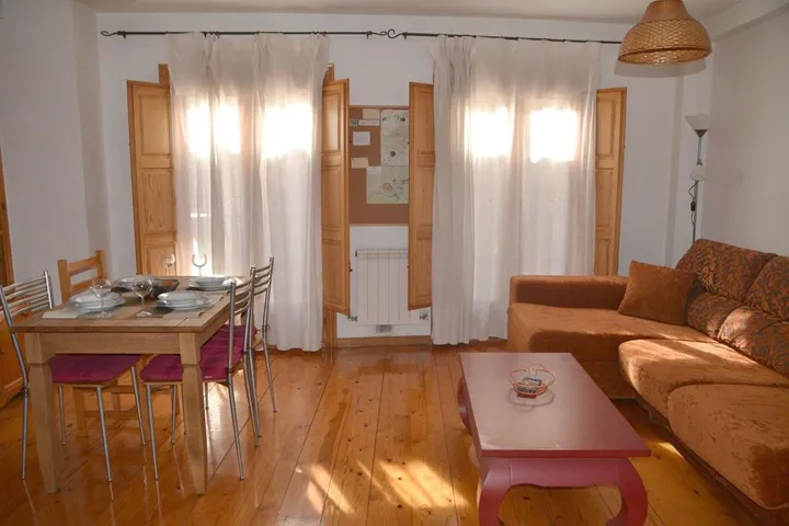 Apartamento de vacaciones para 5 personas, con balcón, Se admiten mascotas - 1