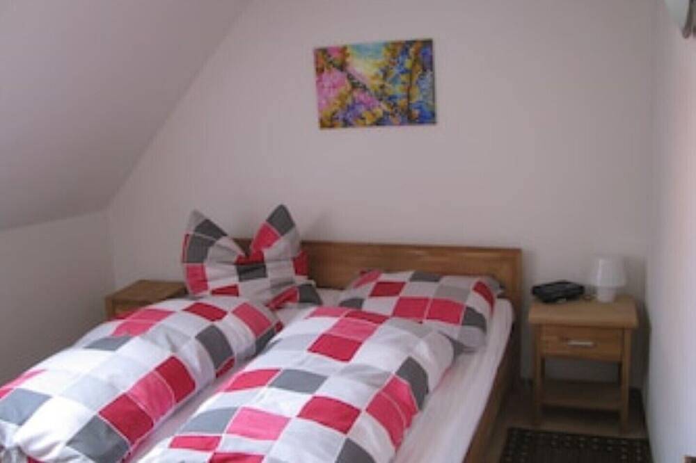 Entire apartment, Small vacation home for max. 2 guests in the middle of Greifswald's old town in Greifswald, Western Pomerania
