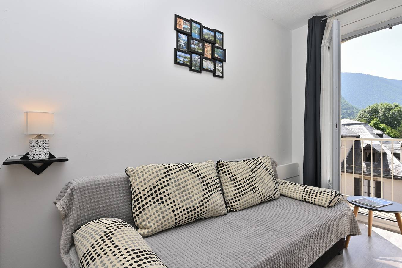 Ganze Wohnung, Appartement 'L'Encatador - Bagnères-de-Luchon' mit Bergblick in Luchon-Superbagnères, Bagnères-de-Luchon