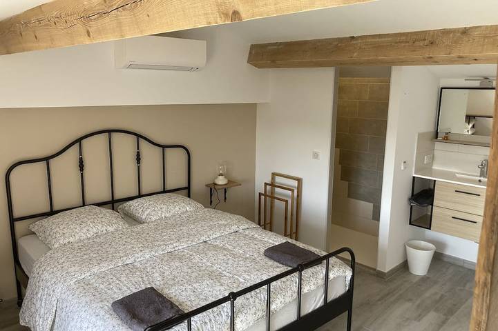 Gîte pour 2 personnes, avec piscine ainsi que jardin et terrasse à Tanneron - 2