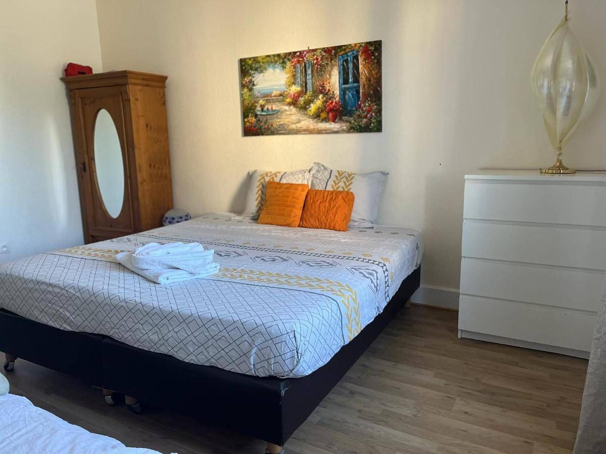 Appartement entier, Le Cosy Strasbourg calme et confortable avec parking gratuit, 10 mn du Parlement Européen et du Wacken de 1 à 24 voyageurs in Schiltigheim, Région de Strasbourg