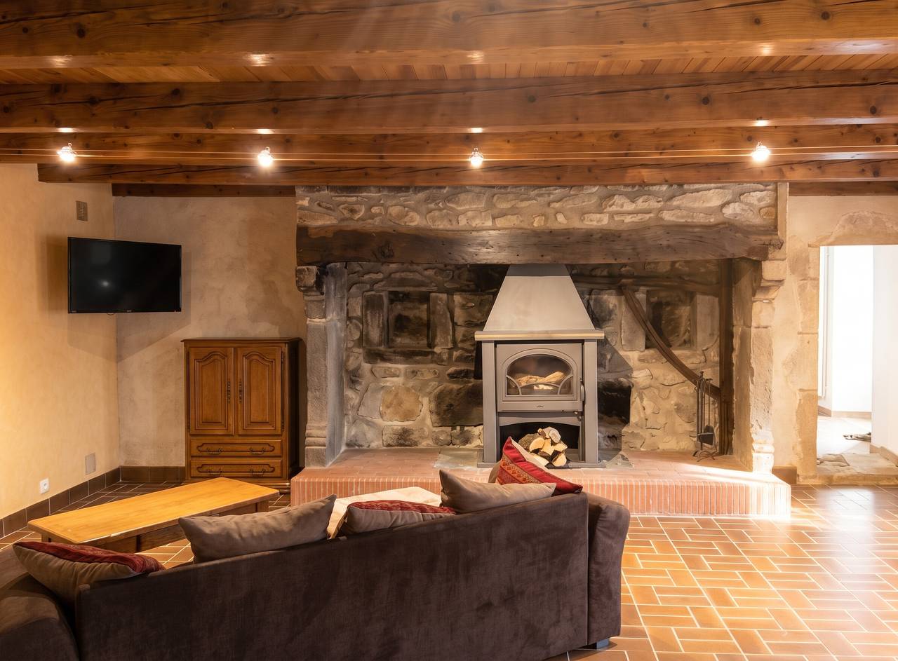 Gemütliches Haus in Bagnols mit Terrasse und Garten in Bagnols, Regionaler Naturpark Volcans d'Auvergne
