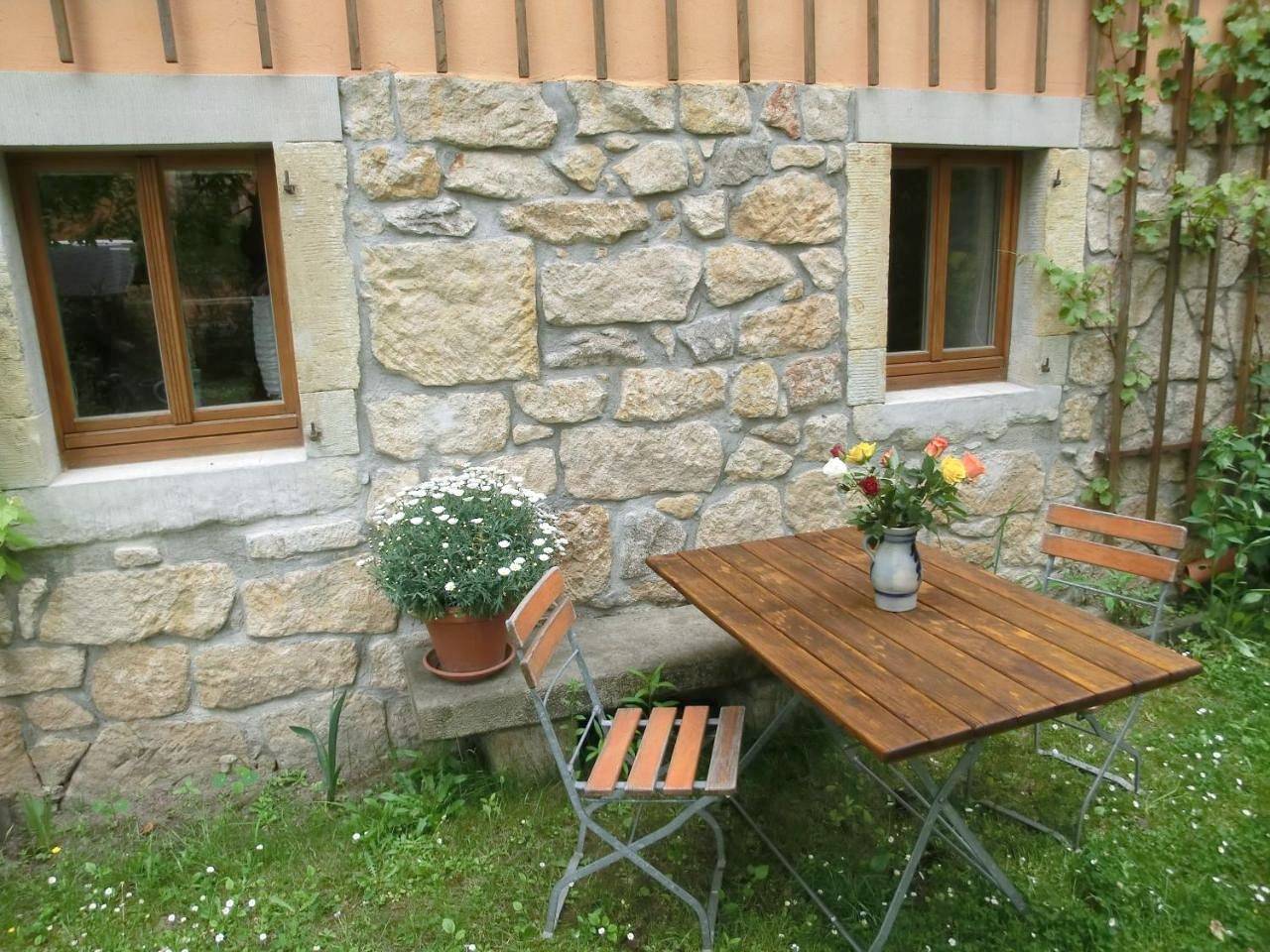 Ganze Wohnung, Apartment with Garden View in Loschwitz, Dresden