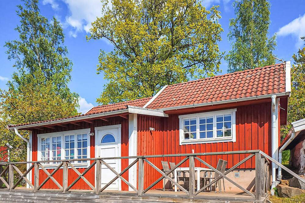Cozy home in Gränna with sauna in Jönköping, Bunn