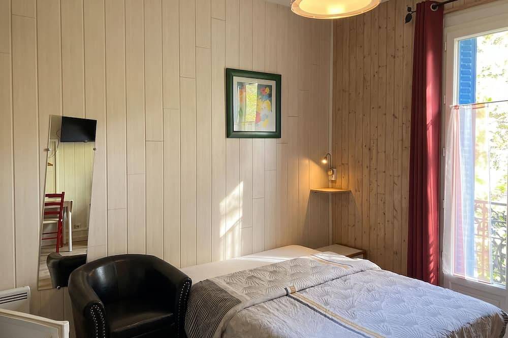 Entire apartment, Homerez - Studio in Néris-les-Bains in Néris-les-Bains, Montluçon region