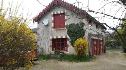 Gîte pour 6 personnes, avec jardin ainsi que vue et piscine à Sauveterre-la-Lémance