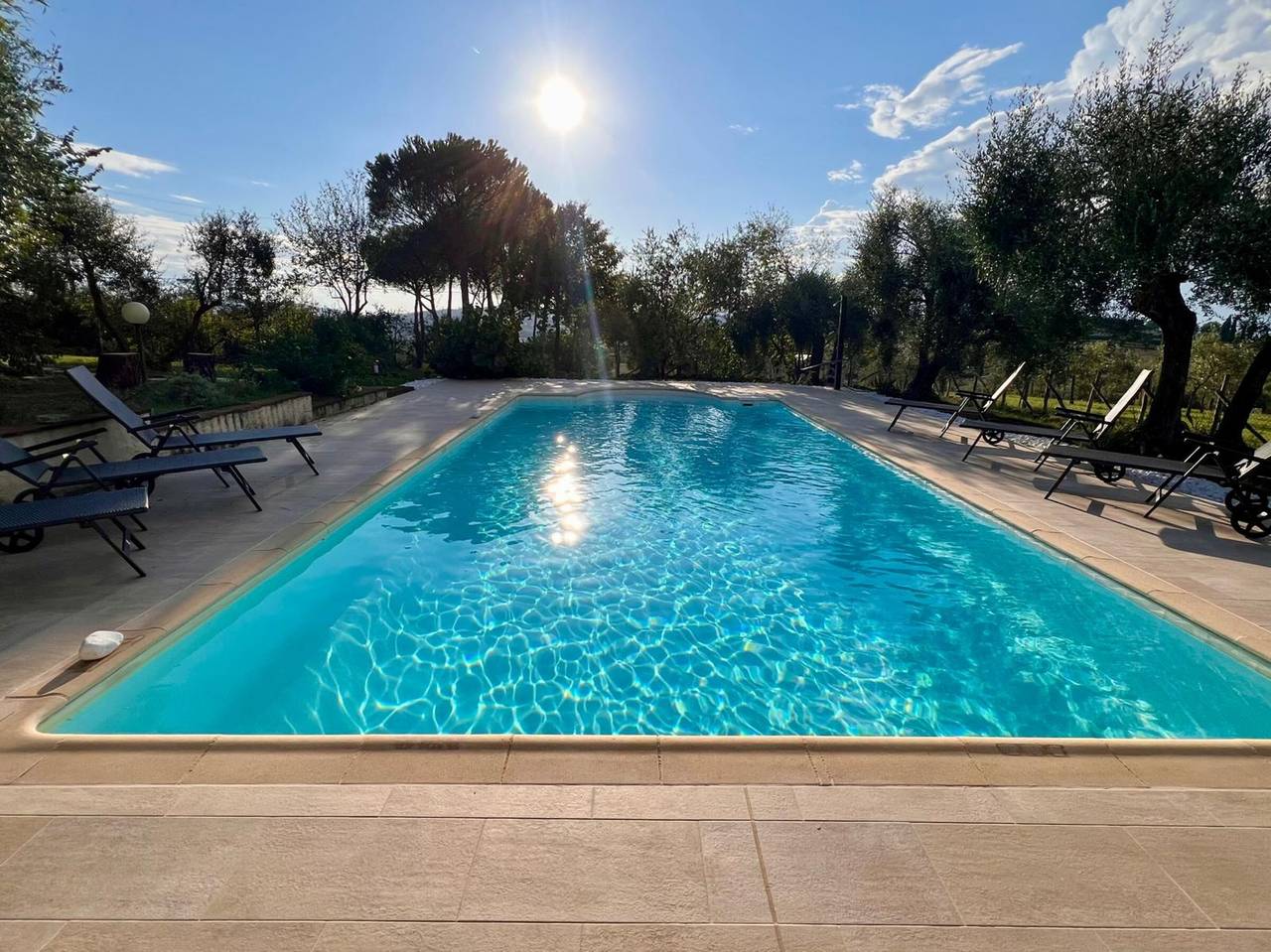 Entire apartment, Agriturismo Santa Luce – 'Lavanda' Apartment with Shared Pool, Private Garden and Wi-Fi in Foiano della Chiana, Arezzo Province