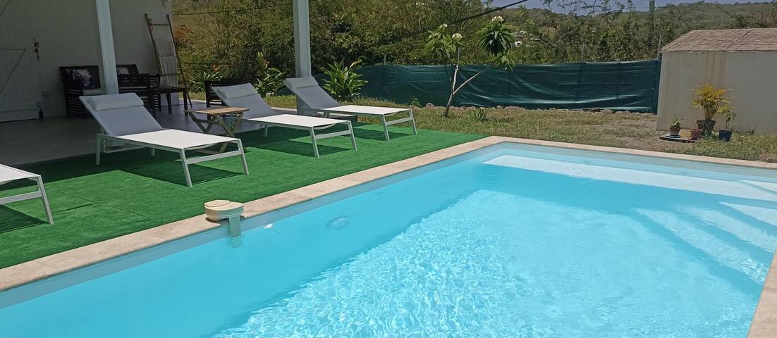 Villa pour 4 personnes, avec terrasse ainsi que jardin et piscine en Martinique - 3