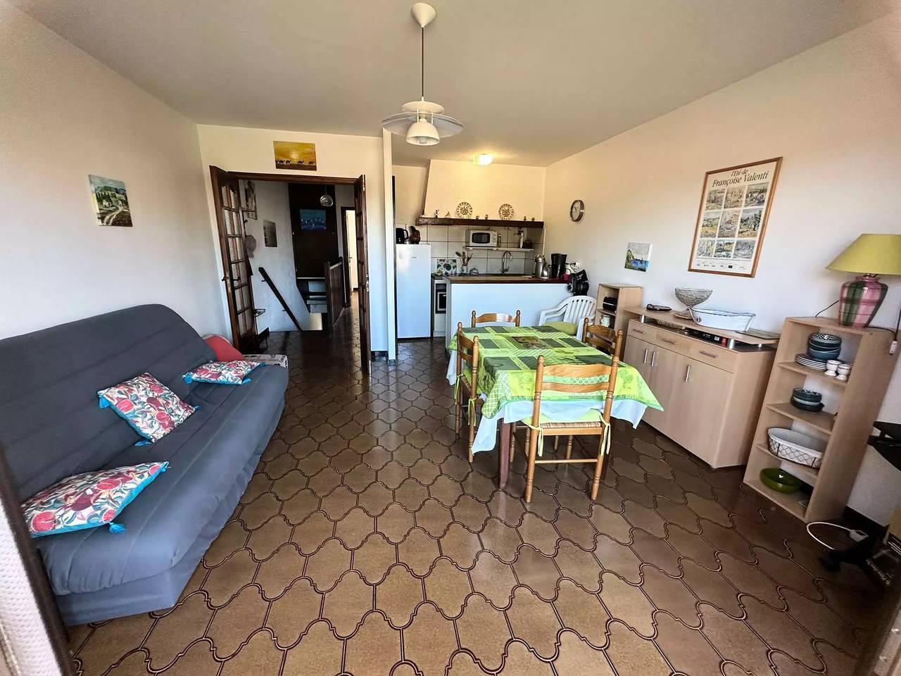 Appartement entier, Appartement à 100m de la plage avec 4 couchages in Le Brusc, Six-Fours-les-Plages