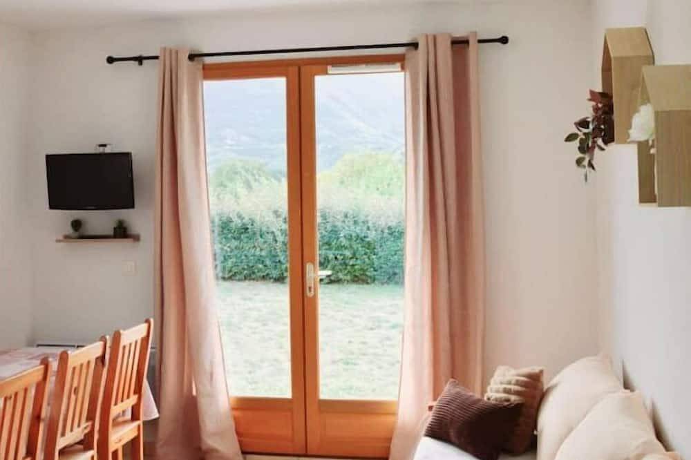 Entire apartment, Les Sources in Montbrun-les-Bains, Nyons region