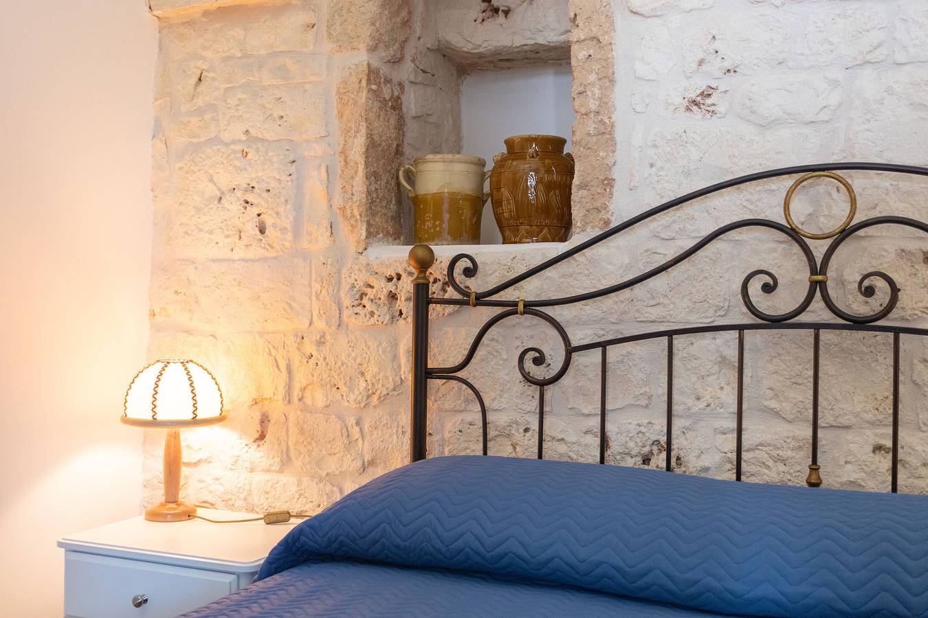 Camera 'Tramonto' con piscina condivisa, Wi-Fi e aria condizionata in Polignano a Mare, Provincia di Bari