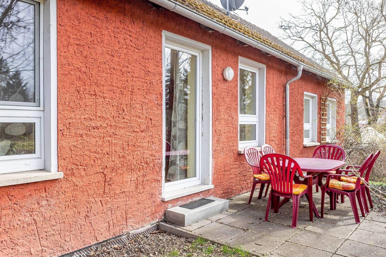 Ganze Wohnung, Ferienwohnung 'Fewo 2 Bis 6 Personen' mit privater Terrasse, privatem Garten und Wlan in Kranichfeld, Weimarer Land