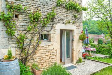 Location de vacances pour 5 personnes, avec jardin et terrasse à Frôlois
