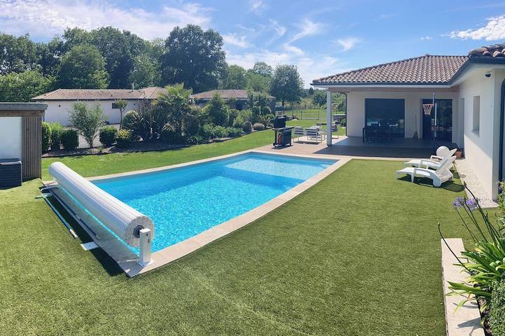 Location de vacances pour 7 personnes, avec jacuzzi à Orist
