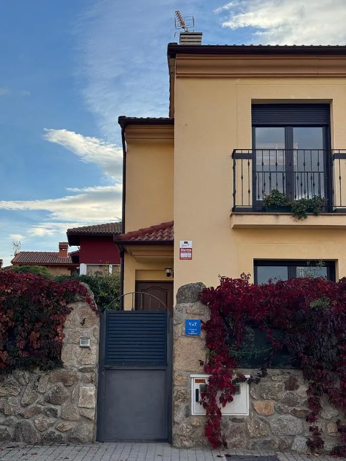 Ferienhaus für 12 Personen, mit Pool und Garten sowie Ausblick, mit Haustier - 1