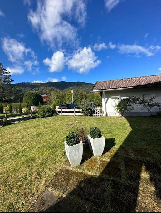 Ferienwohnung für 4 Personen, mit Garten und Terrasse sowie Ausblick, mit Haustier in Kreuth - 2
