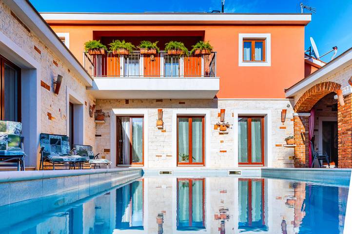 Villa pour 8 personnes, avec jardin ainsi que sauna et piscine, animaux acceptés à Šibenik - 3