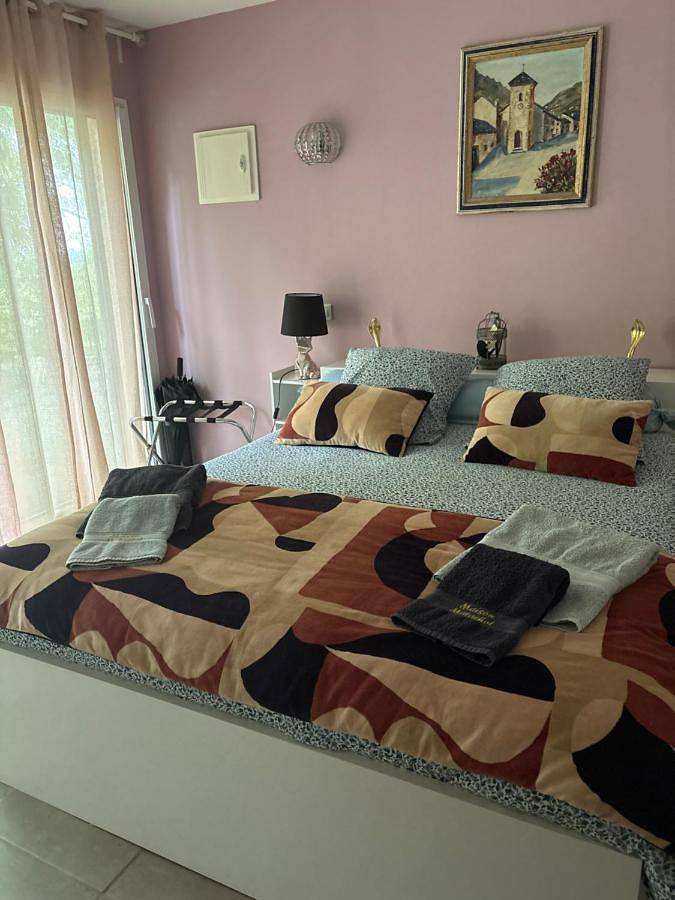 Chambre d’hôte pour 12 personnes, avec Terrasse et Jardin ainsi que Piscine et Vue à Orthez - 3