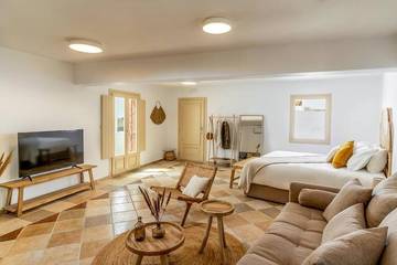 Apartment for 4 People in Firostefani, Thera, Photo 1