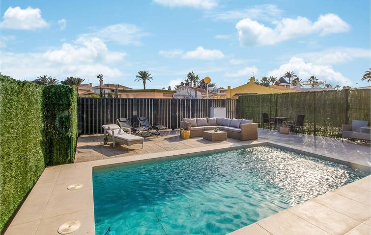 125 sqm Apartment with Pool, Parking, Terrace & WiFi in Playa Perla de Levante (Cartagena), Cartagena