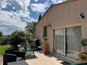 Cottage pour 6 personnes, avec vue et jardin à Quinson