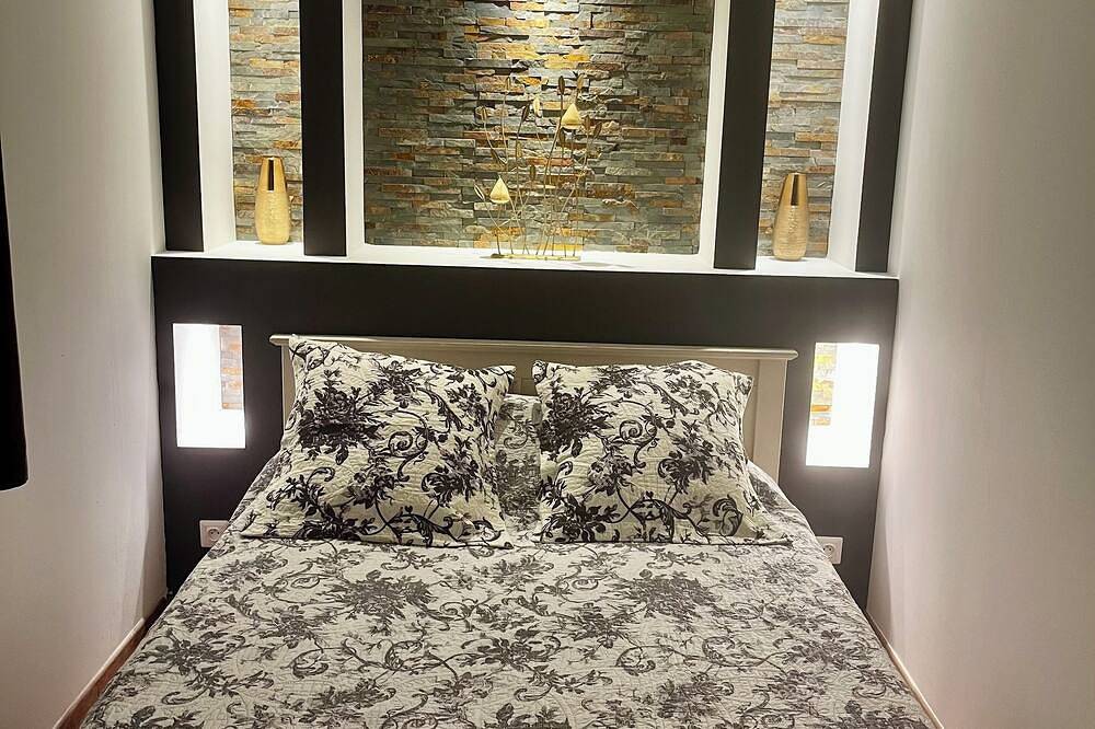 Apartamento entero, Apartment with swimming pool and private garden, in the heart of Provence. in Maillane, Region de Arles