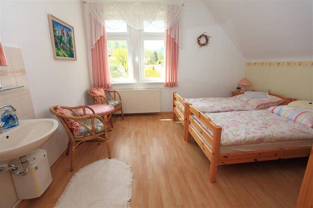 Ganze Wohnung, Ferienwohnung in Jugendstilhaus in einem parkähnlichen Grundstück in Tabarz, Rennsteig