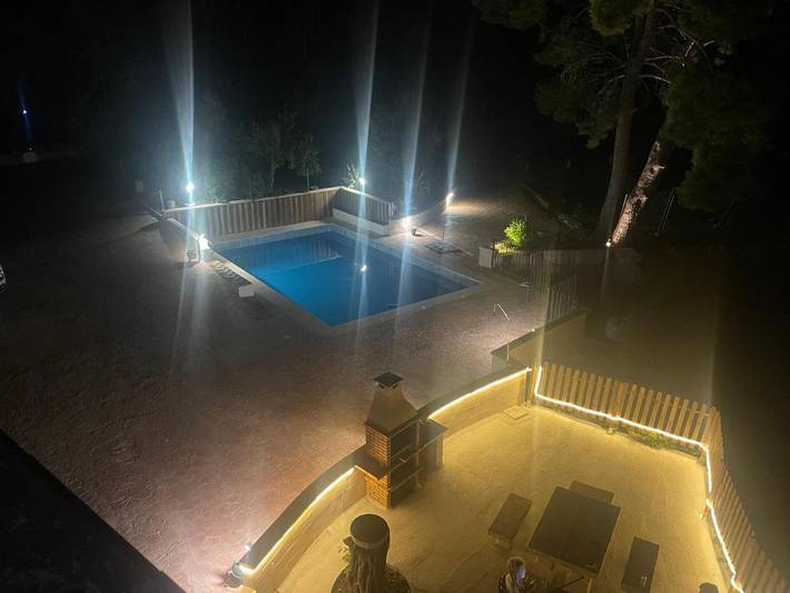 Chalet para 15 personas, con vistas y jardín además de sauna y piscina, Se admiten mascotas en Comarca Metropolitana de Jaén - 3