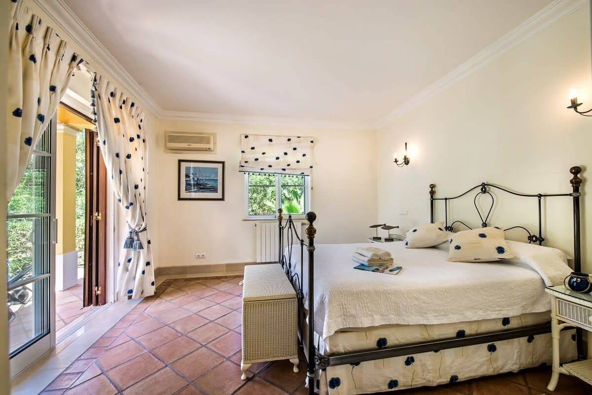 Villa Plaza - beautiful spacious house in Quinta do Lago, Praia de Faro