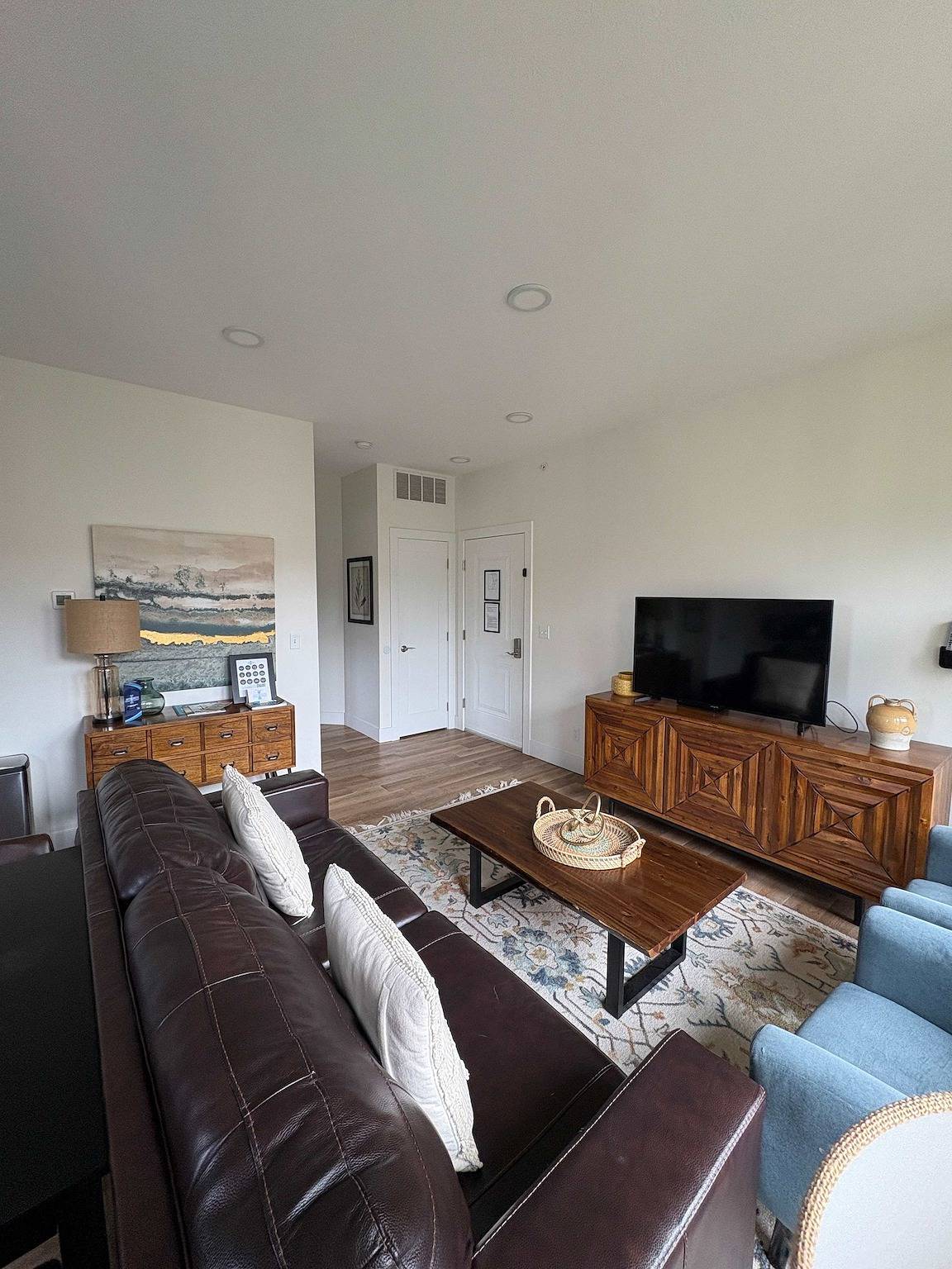 Ganze Wohnung, Walk to it all - Downtown Tc- Capri 316 in Traverse City, Grand Traverse County