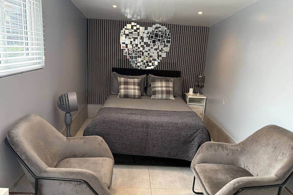 Ganze Wohnung, Garden Studio-Private, Modern Near Station, Airport in Luton, Chiltern Hills