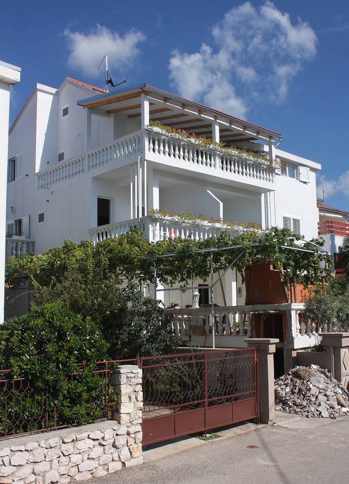 Ferienwohnung für 2 Personen, mit Balkon/Terrasse in Vodice - 2