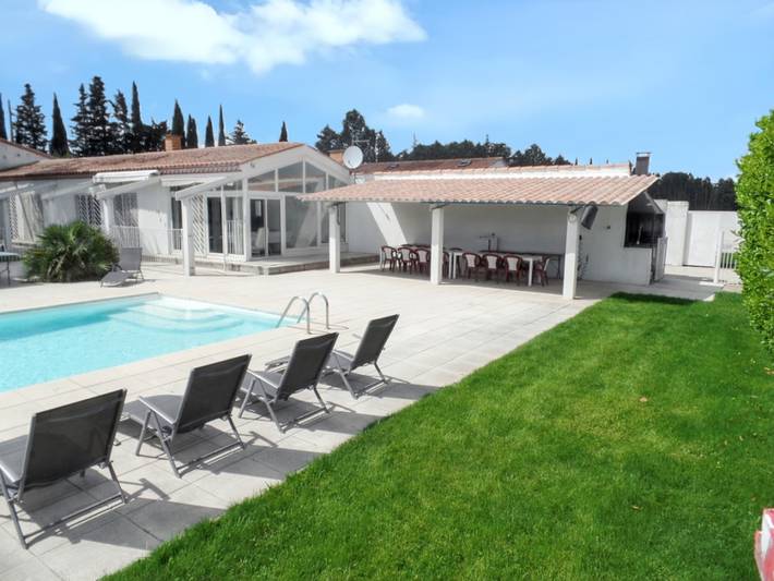 Villa pour 14 personnes, avec piscine et terrasse